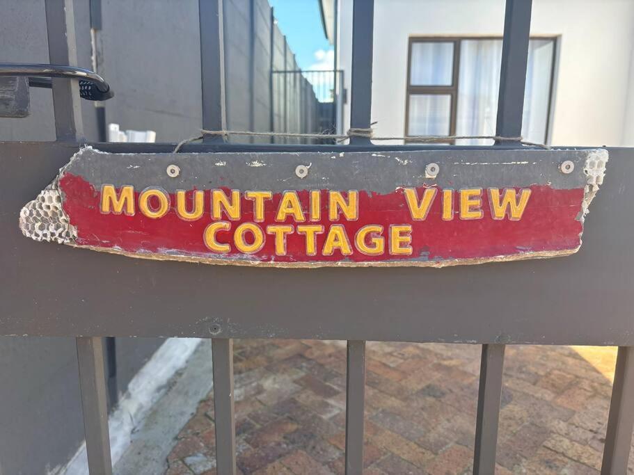 Appartement Mountain Views, Walks, Heart Of Old Village Gordonsbaai